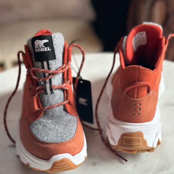 NWT Sorel Women's Kinetic Breakthru Caribou Waterproof Boot - Picture 7 of 9